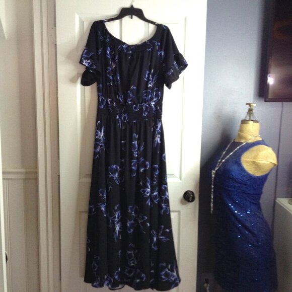 NWT City Chic "14" Navy, Contemporary Dress, On or Off shoulder; pockets, Classy - Picture 3 of 5